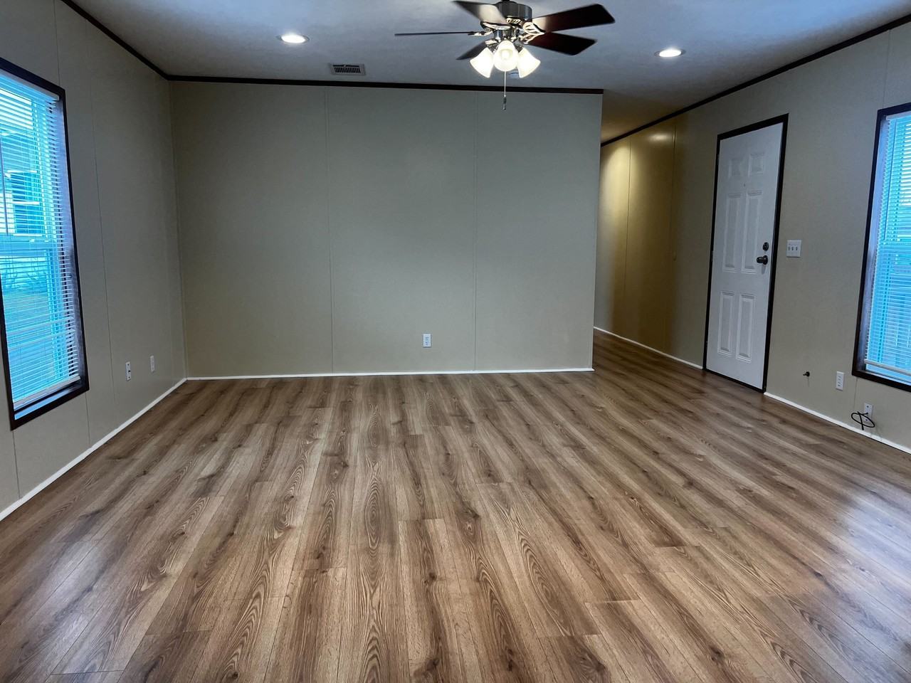 709 North Collins Freeway #259 - Photo 3 of 31