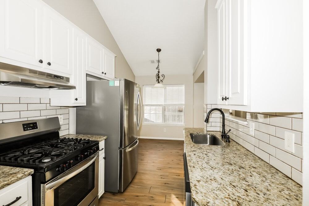 200 River View Ct - Photo 7 of 17