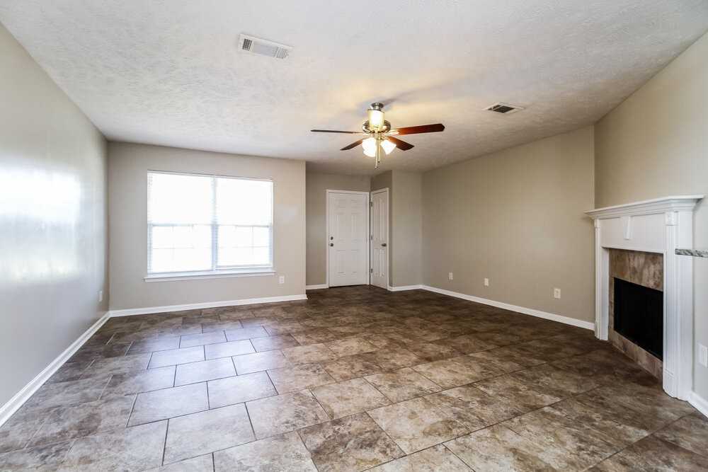 176 Lyndhurst Dr - Photo 3 of 16