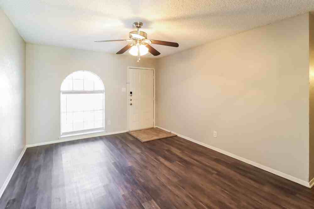 521 Annapolis Dr - Photo 7 of 15