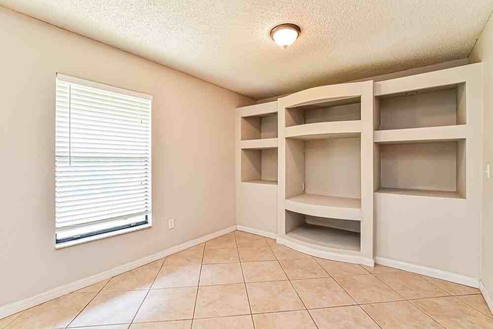 3130 Erskine Dr - Photo 6 of 16