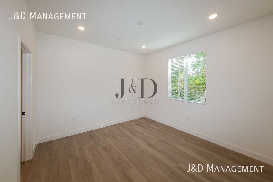 1928 Broadway Street - Photo 7 of 31