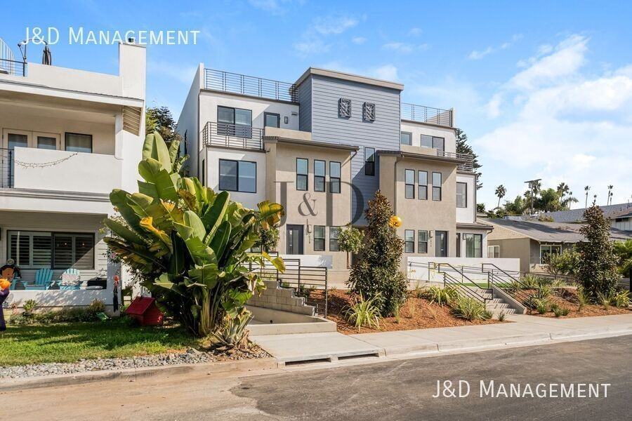 1932 Broadway Street - Photo 4 of 23