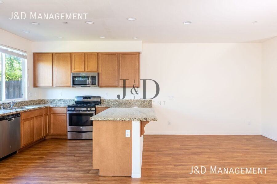 8955 Valencia St - Photo 3 of 49