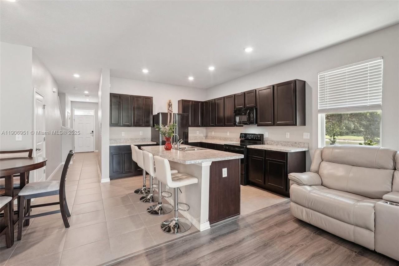 508 Glenn Cross Dr #508 - Photo 3 of 40