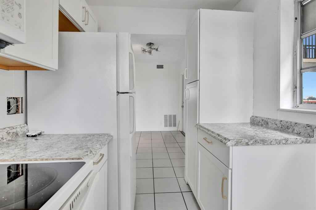 2350 Ne 14th Street Cswy #2350-611 - Photo 3 of 27