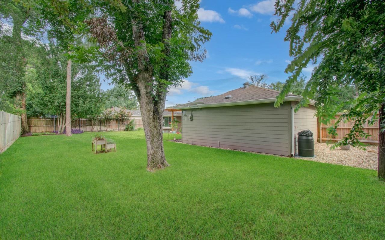 9818 Emnora Ln #9818 - Photo 3 of 38