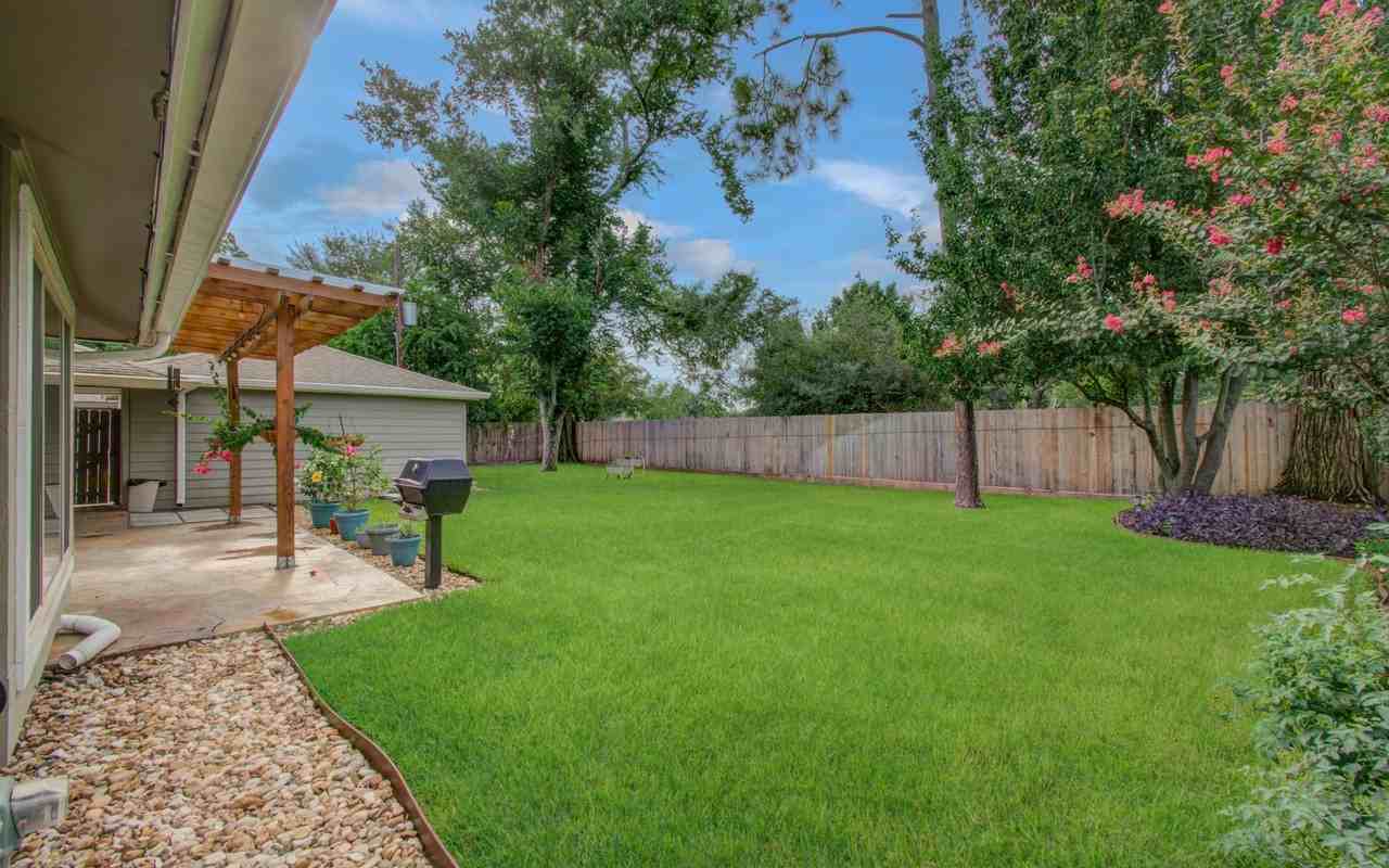 9818 Emnora Ln #9818 - Photo 6 of 38