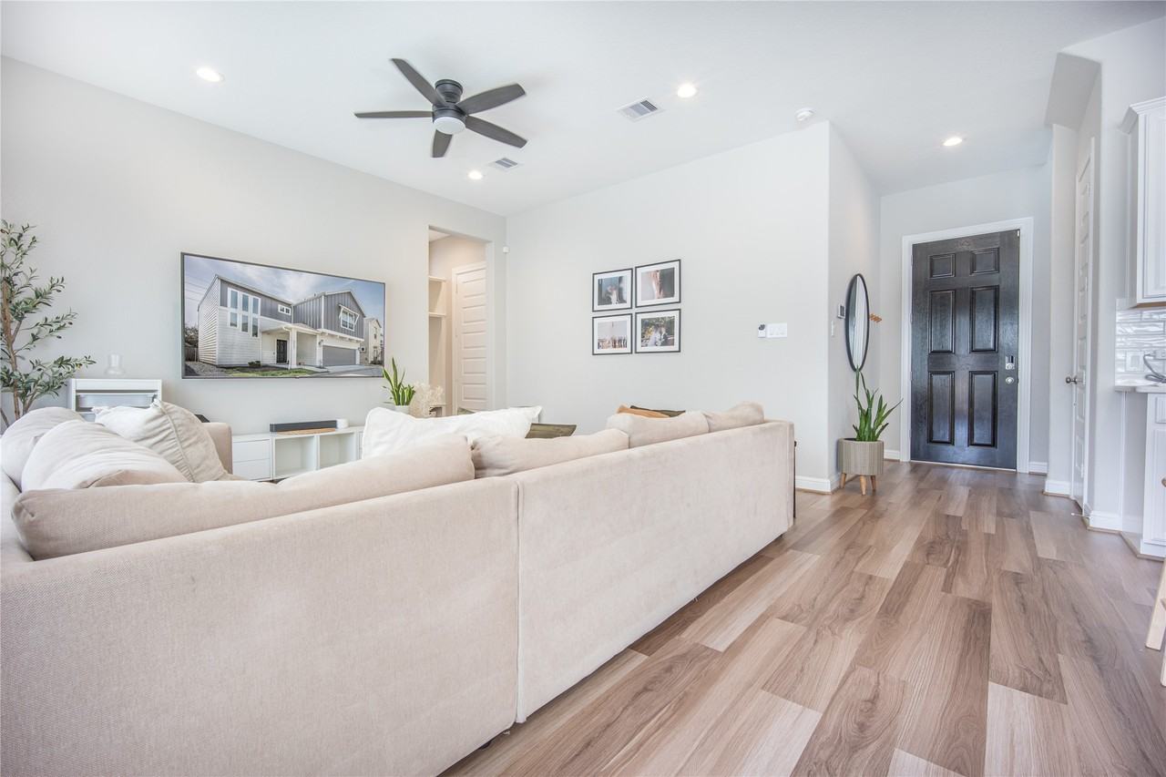 9907 Prairie Silo Ln #9907 - Photo 3 of 16