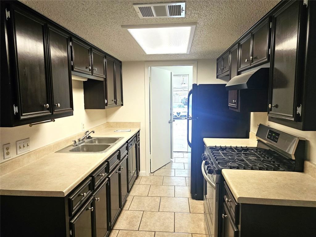 1747 Horseshoe Cir #1747 - Photo 6 of 13