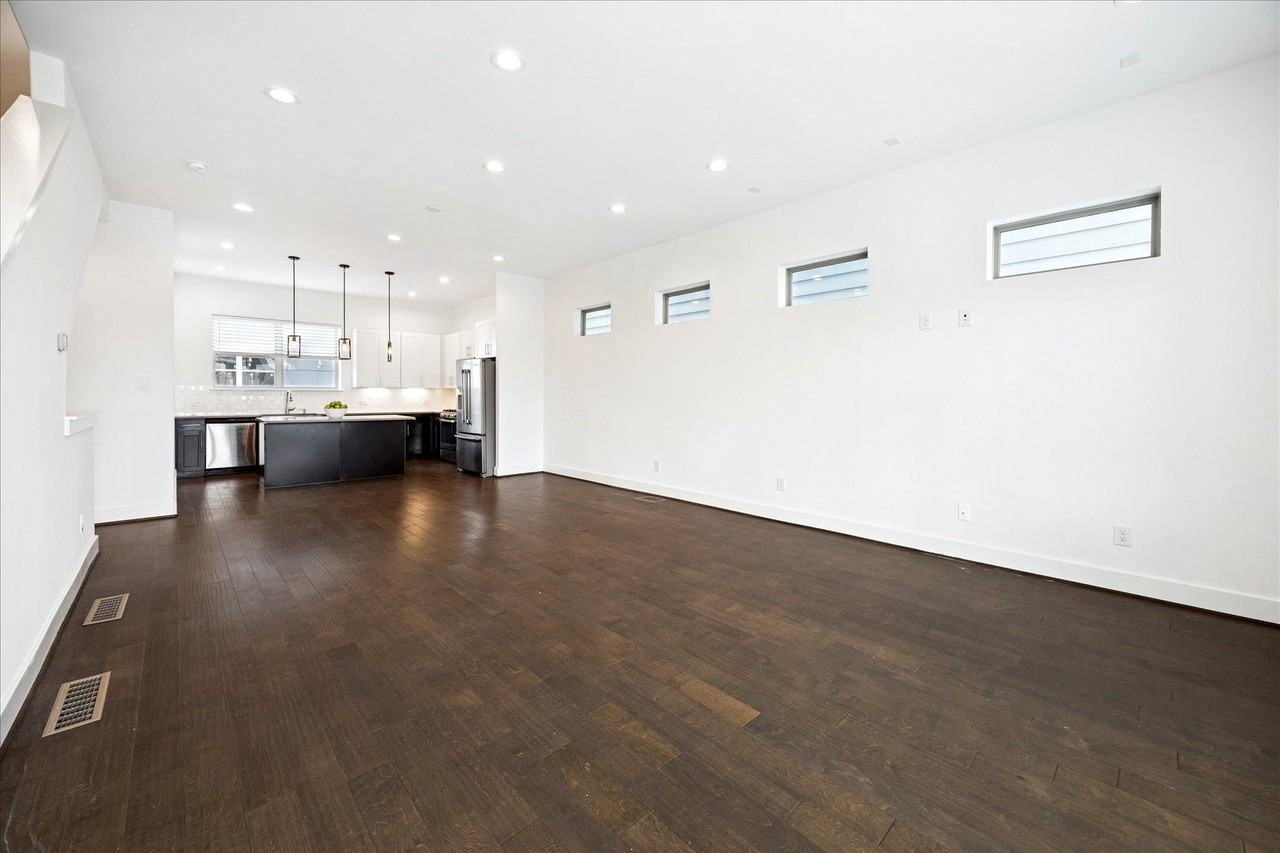 2612 Bastrop St #2612 - Photo 4 of 25