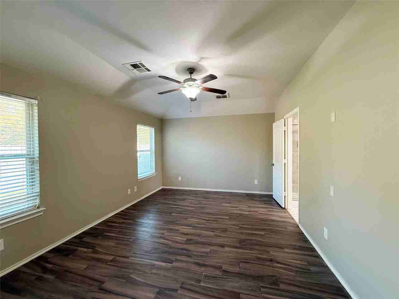 1626 Thornhollow Dr #1626 - Photo 2 of 28