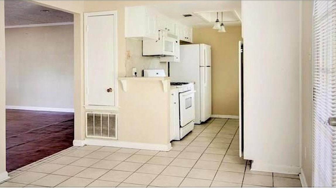 1126 Progresso Drive #1126 - Photo 4 of 11