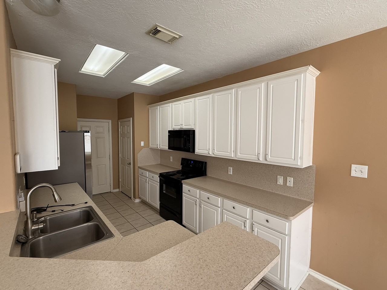 14311 Mirkwood Lane #14311 - Photo 7 of 19