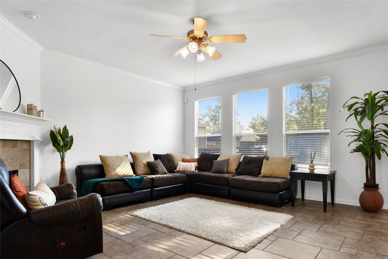 55 E Montfair Blvd #55 - Photo 2 of 25