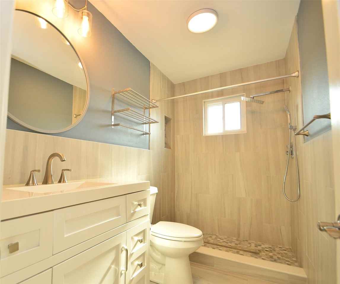 1725 Avenue O #1725REAR - Photo 3 of 26