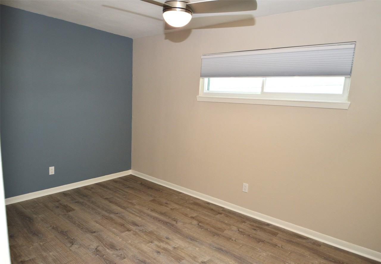 1725 Avenue O #1725REAR - Photo 7 of 26