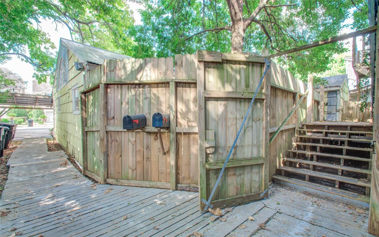 5313 Palmetto Street #5313B - Photo 6 of 30