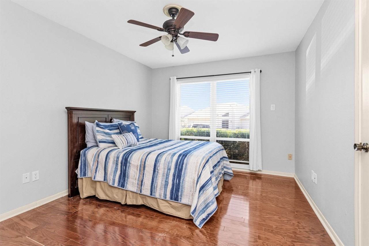 36 April Point Drive North #36 - Photo 3 of 36