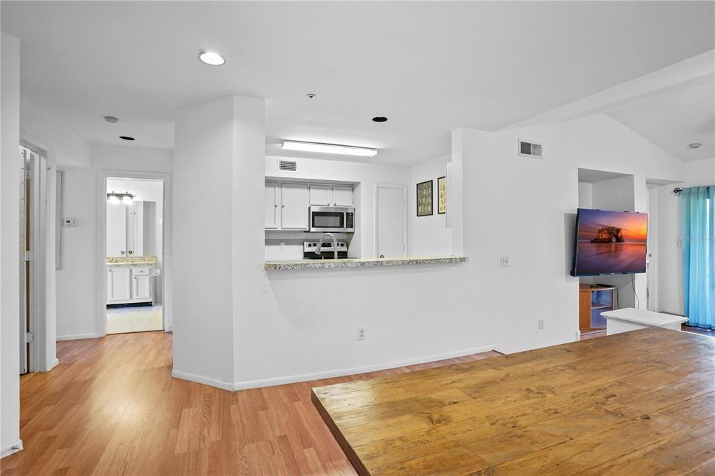 494 North Pin Oak Place #494-302 - Photo 5 of 31