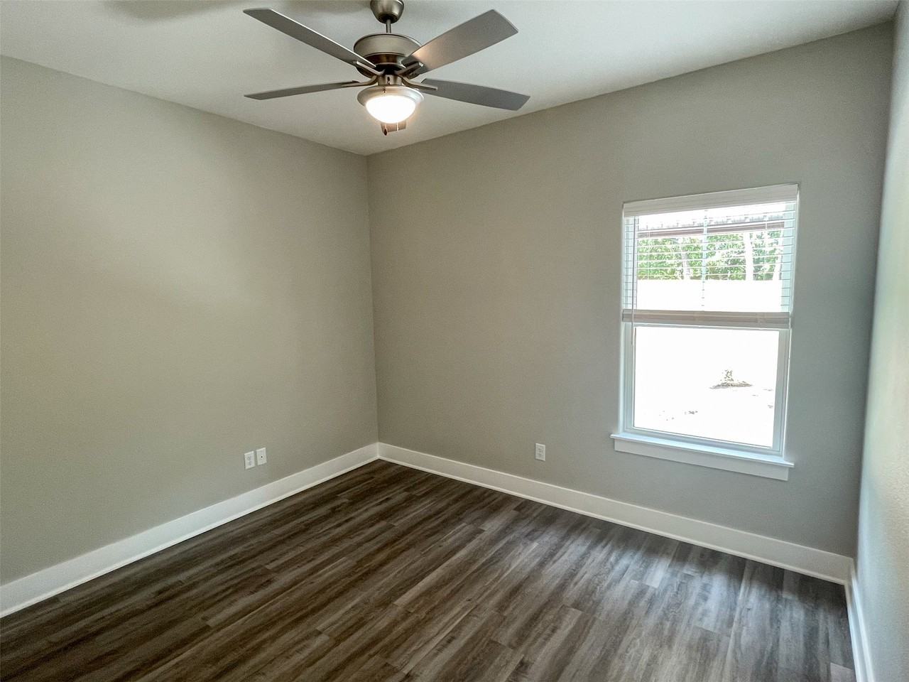 6475 Fm 244 #6475 - Photo 4 of 18