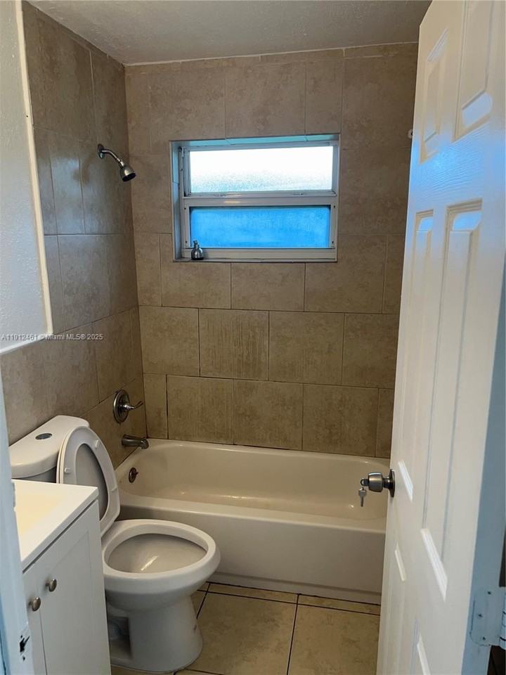 5900 Northwest 1st Avenue #5900-3 - Photo 4 of 10