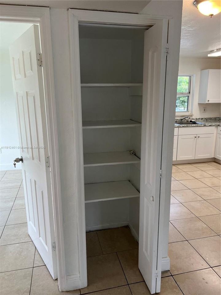 5900 Northwest 1st Avenue #5900-3 - Photo 7 of 10