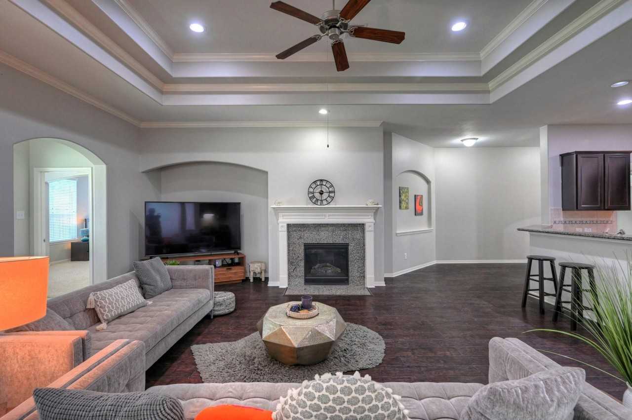 7810 Oak Moss Drive #7810 - Photo 3 of 32