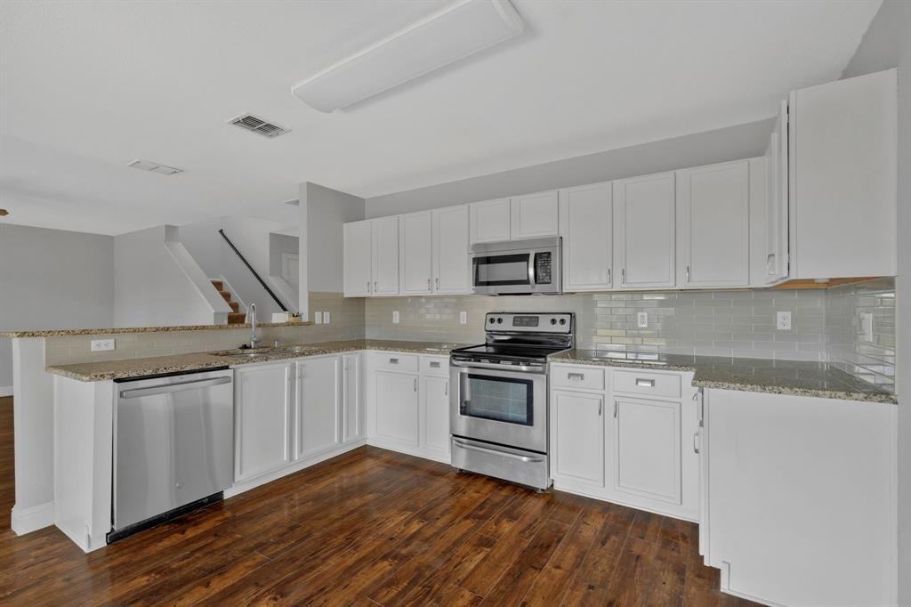 1725 Willow Way #1725 - Photo 4 of 33