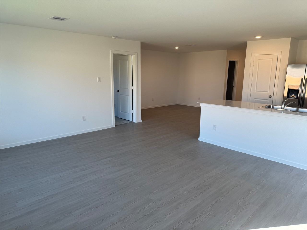 2527 8th Street #2527 - Photo 3 of 12