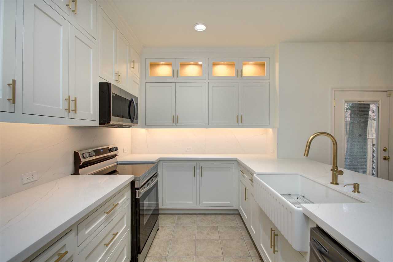 6 Town Oaks Pl #6 - Photo 6 of 33