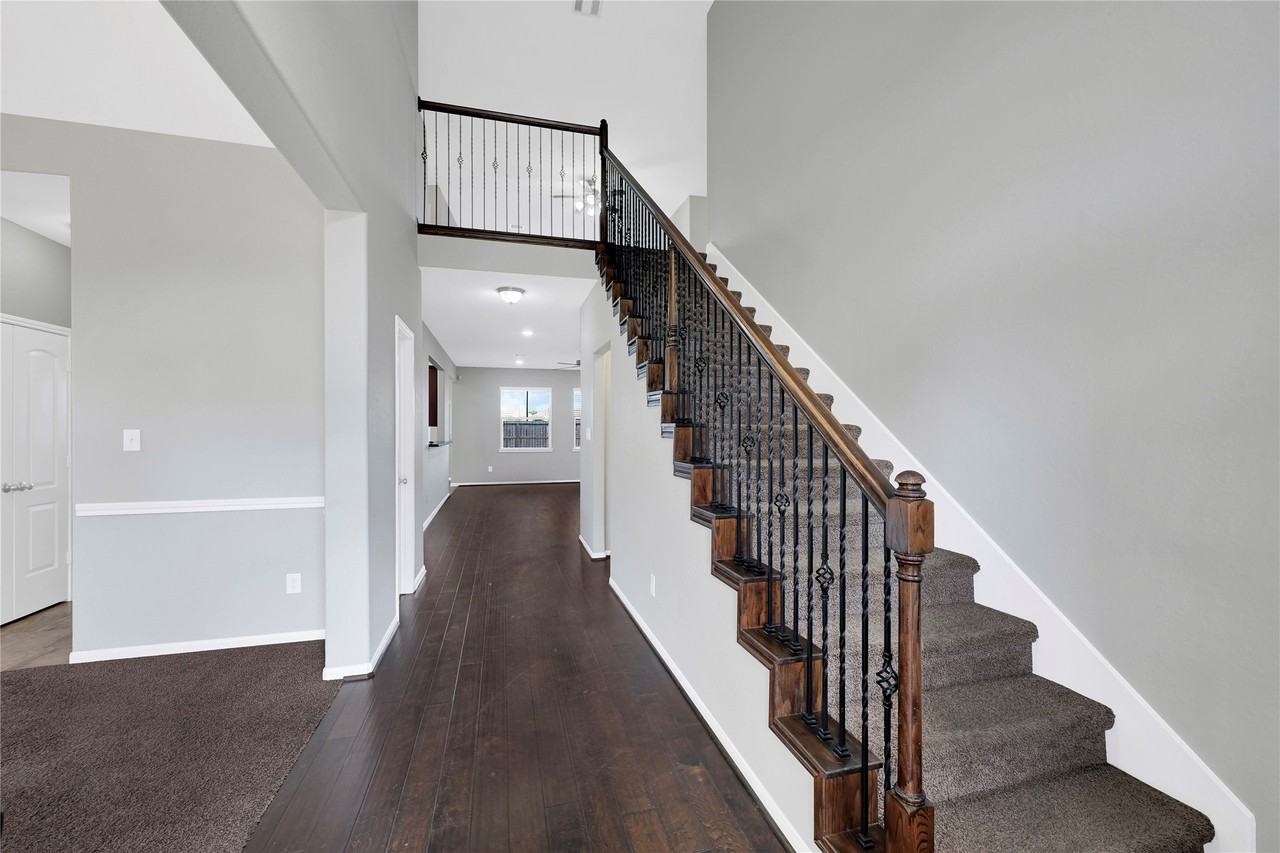 20254 Fossil Valley Lane #20254 - Photo 2 of 36