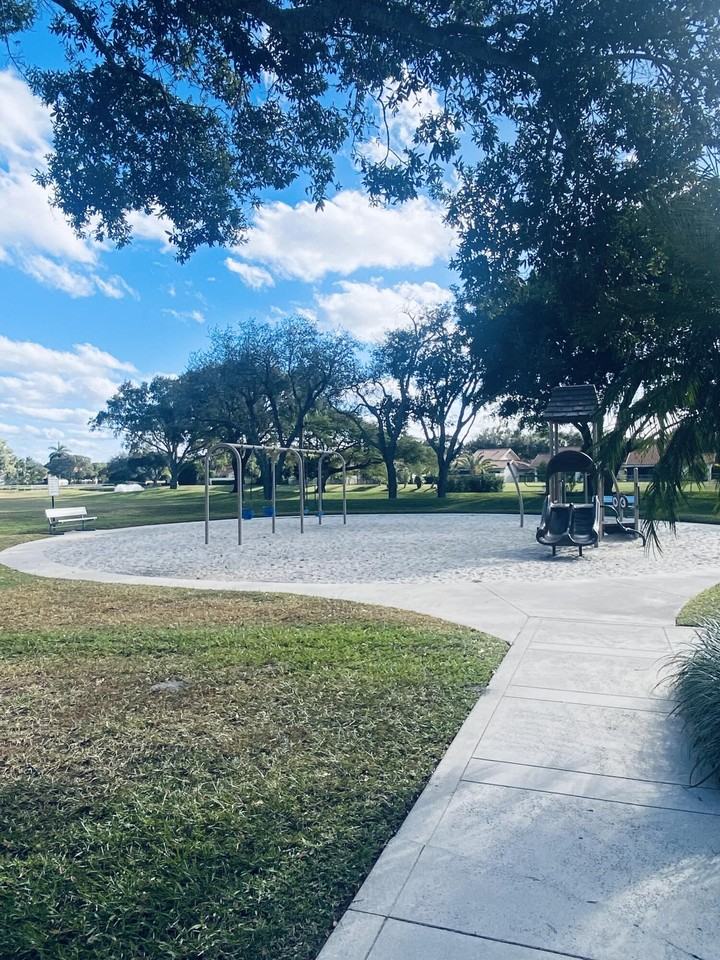 5808 58th Way #5808 - Photo 3 of 23