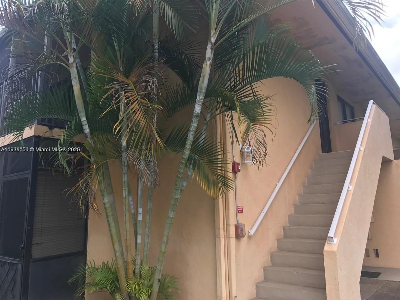 5855 Washington Street #5855-99 - Photo 3 of 8