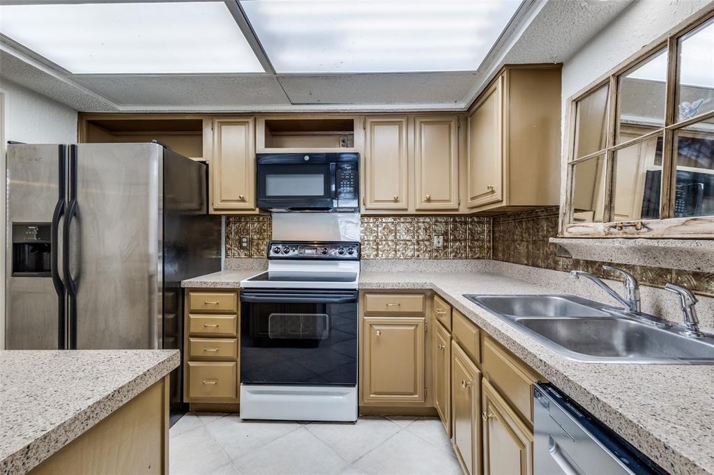 9819 Smokefeather Ln #9819 - Photo 3 of 12