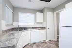 16907 Amidon Dr #16907 - Photo 6 of 13