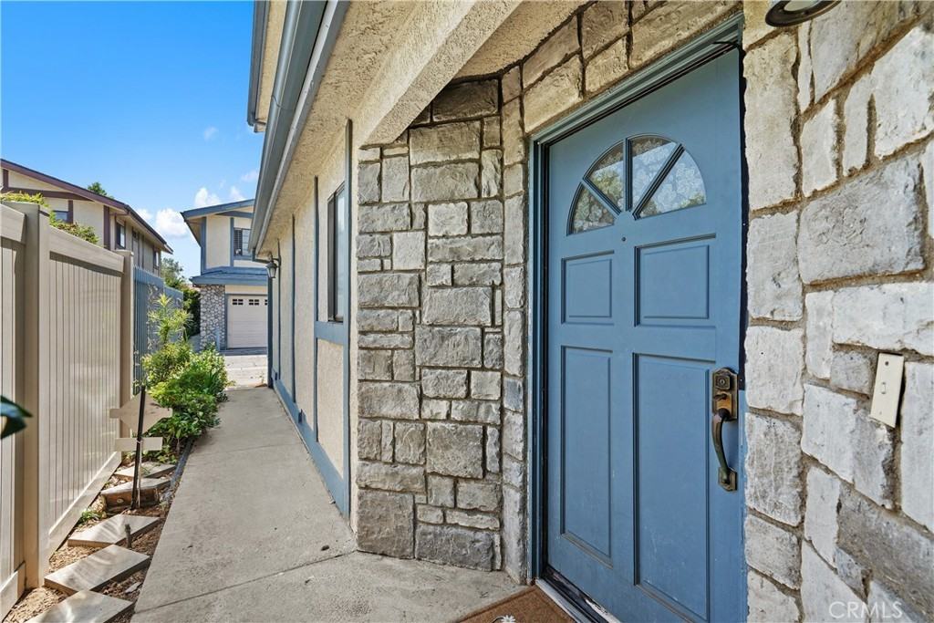 18435 Keswick Street #18435-10 - Photo 5 of 34