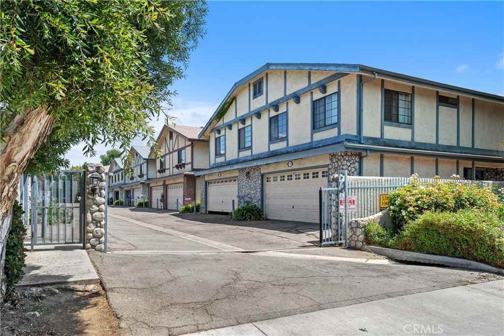 18435 Keswick Street #18435-10 - Photo 7 of 34