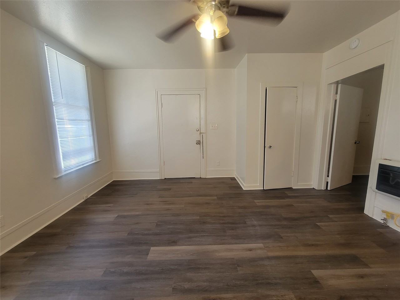 1910 Avenue N #1910-2 - Photo 5 of 10