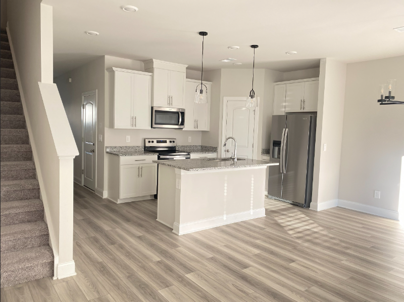 4550 Skywood Ln - Photo 2 of 26