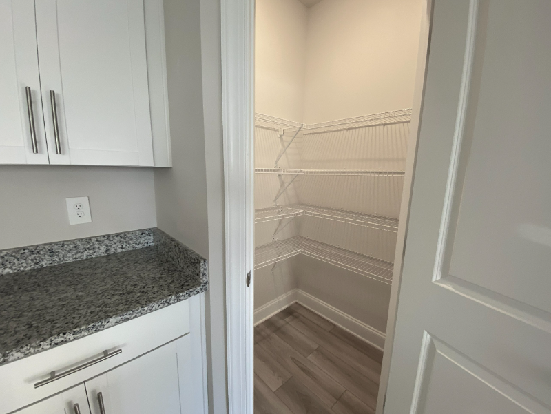 4550 Skywood Ln - Photo 6 of 26