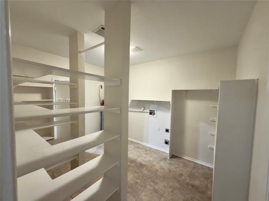 1206 Devil Rdg #1206