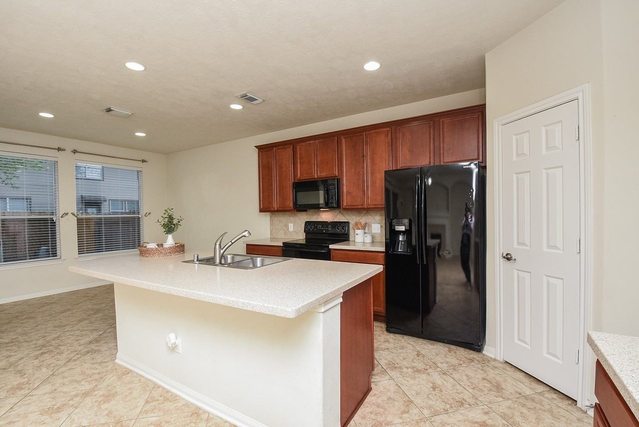 6 S Burberry Park Cir #6 - Photo 4 of 29