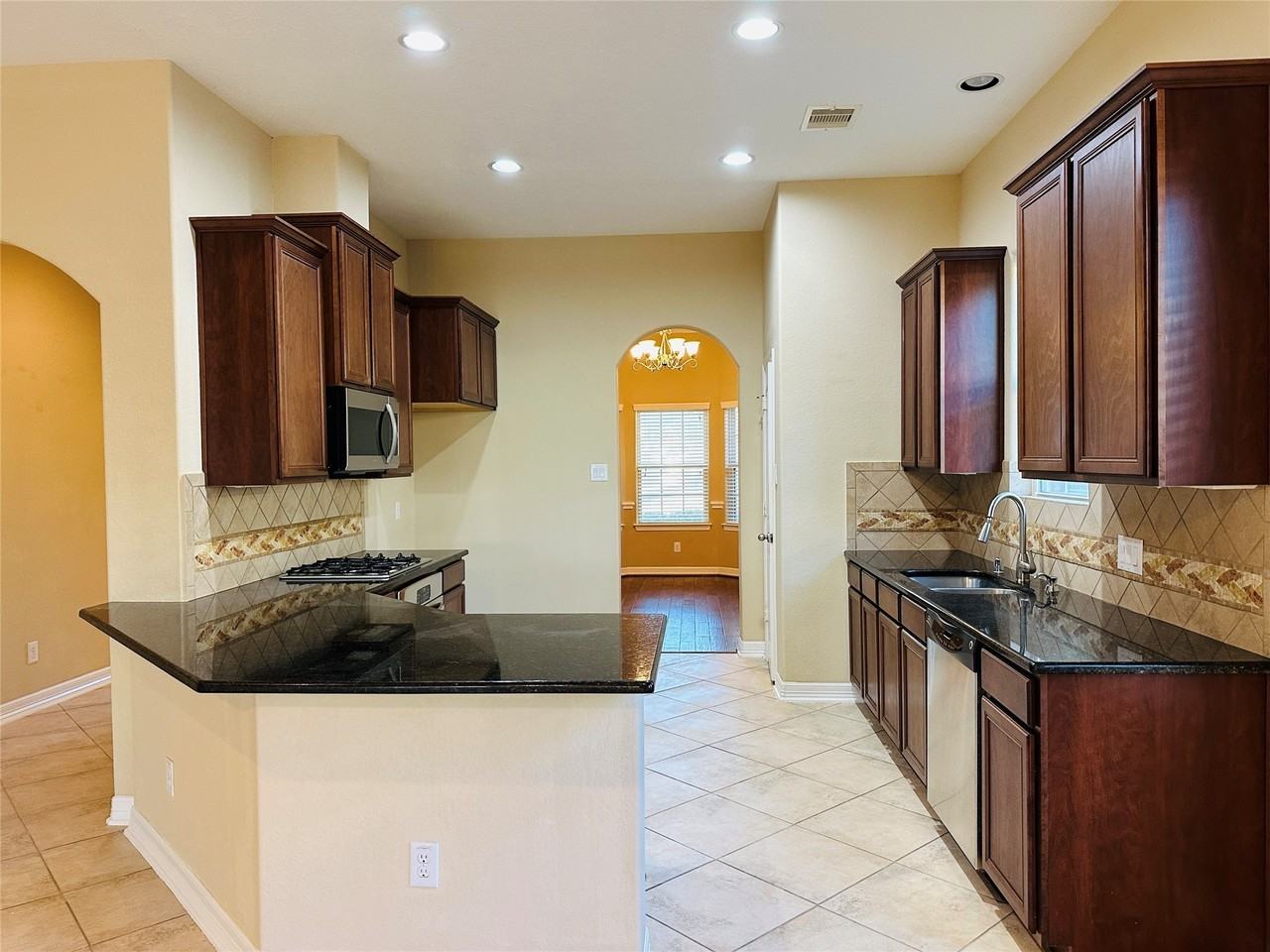 21927 Field Green Dr #21927 - Photo 4 of 27