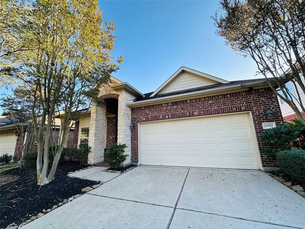 21927 Field Green Dr #21927 - Photo 5 of 27