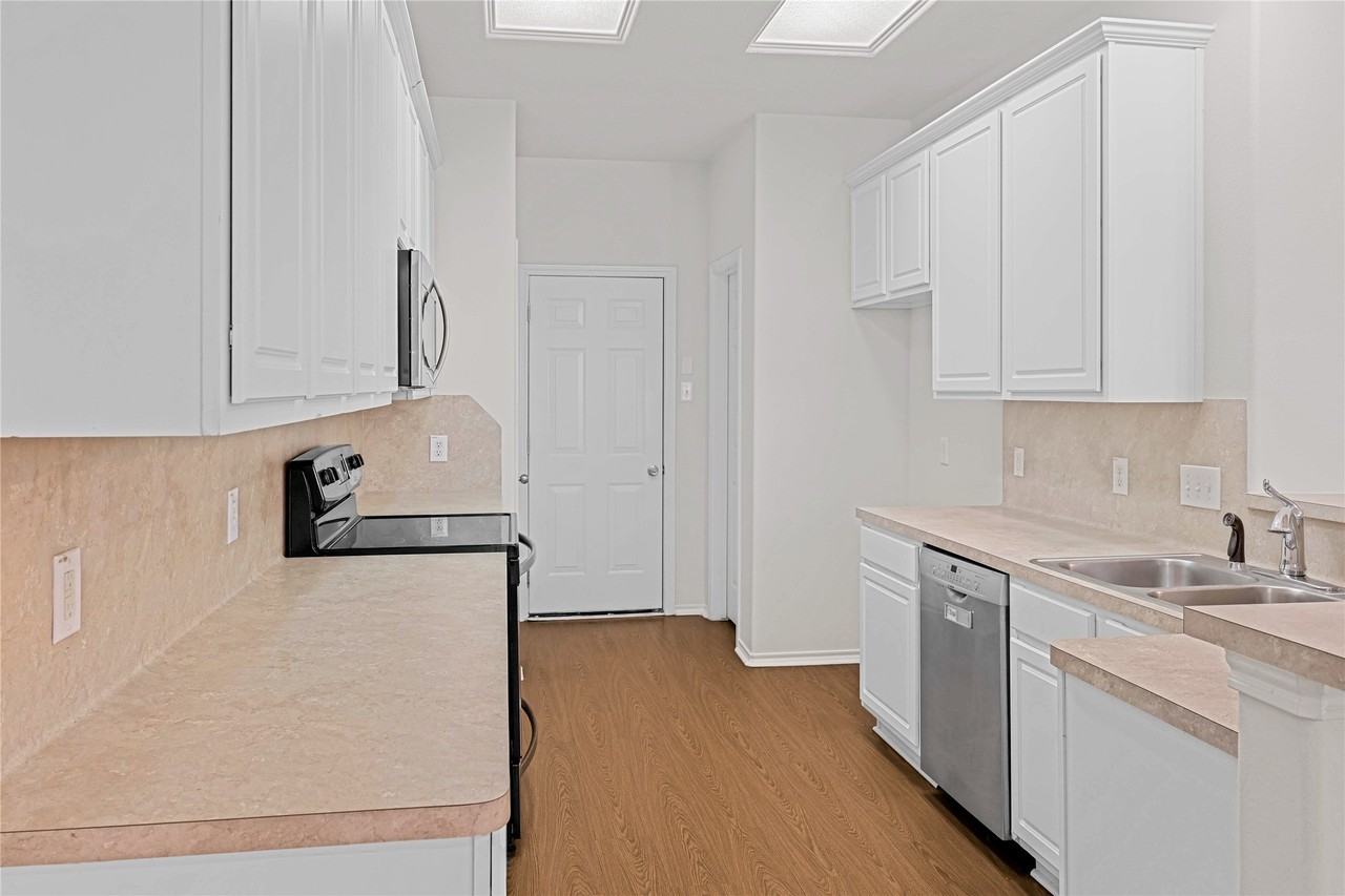 6413 Dawson Creek Drive #6413 - Photo 3 of 21