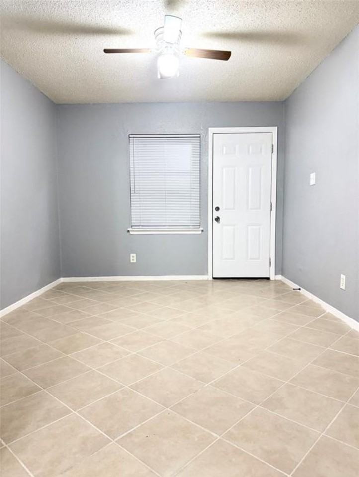 4515 Oxford St #4515-6 - Photo 4 of 7