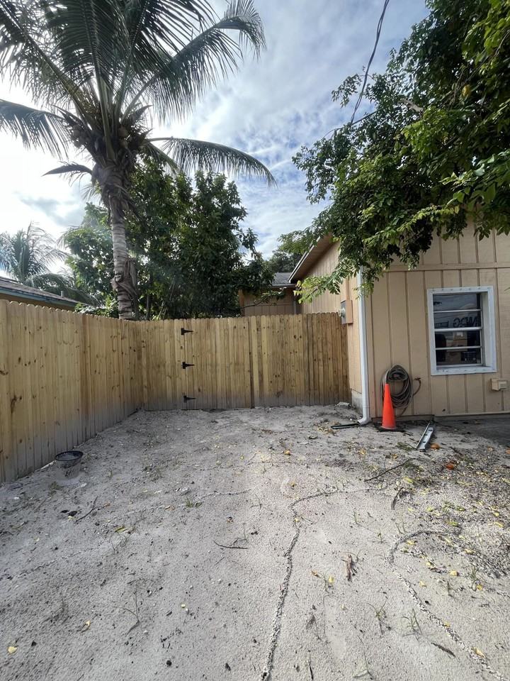 Old Okeechobee Rd #4588 - Photo 2 of 11