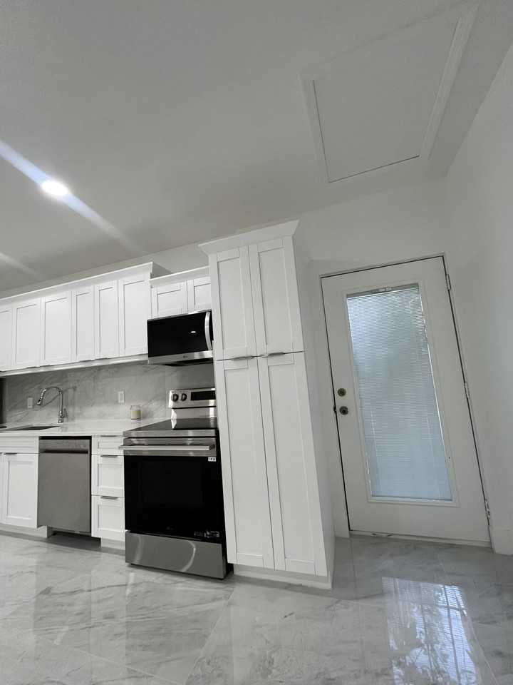 Old Okeechobee Rd #4588 - Photo 3 of 11