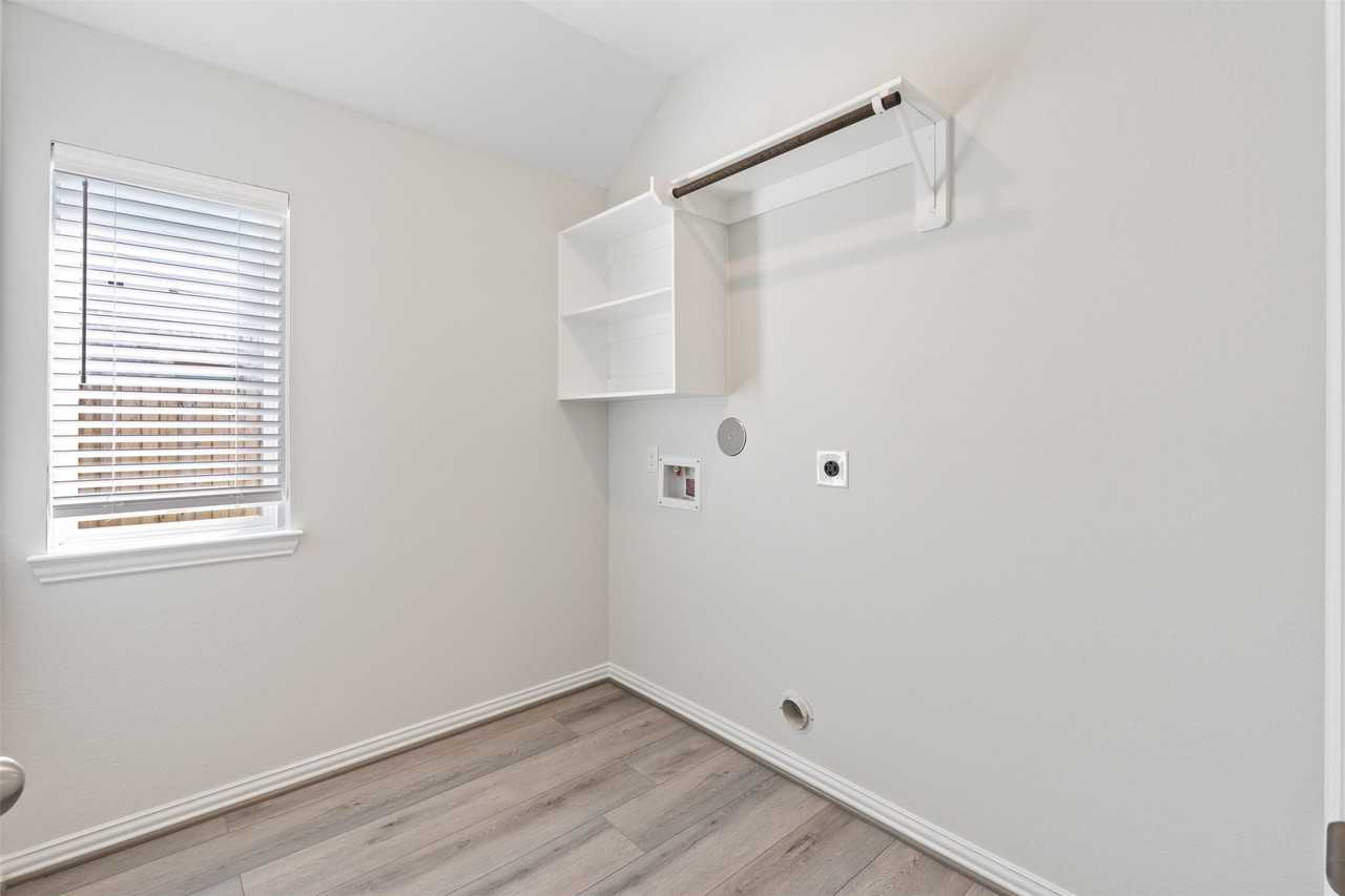 106 Violet Carson Ct #106 - Photo 3 of 34